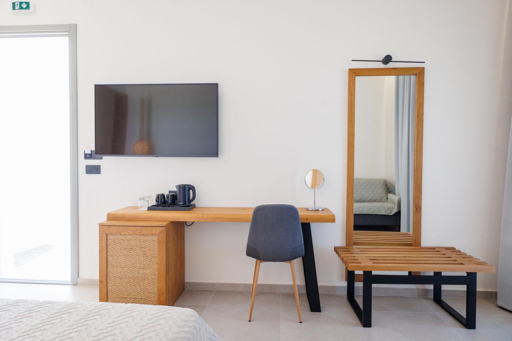 Kouros Blanc Resort & Suites Pounda Rom bilde